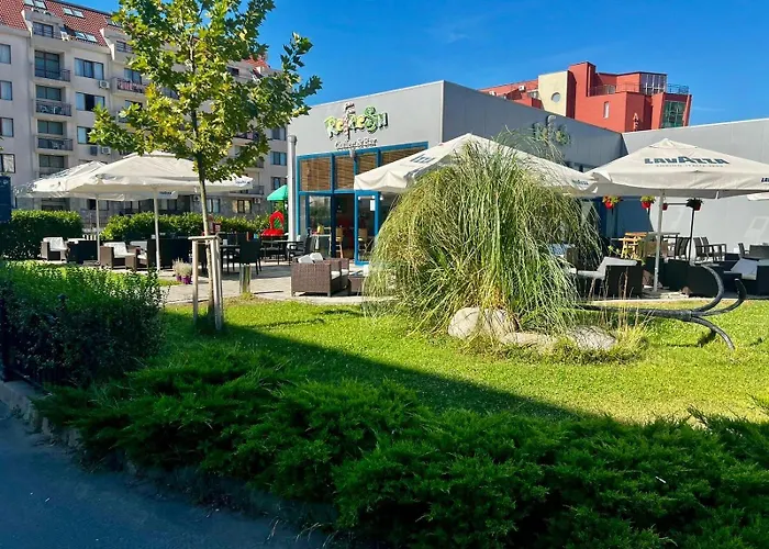 Royal Sun Premium Апартаменти *